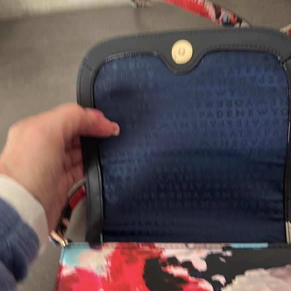Kate Spade Carsen Laurel Way Printed Crossbody Bag WKRU4141 BLURRY FLORAL - Picture 4 of 5